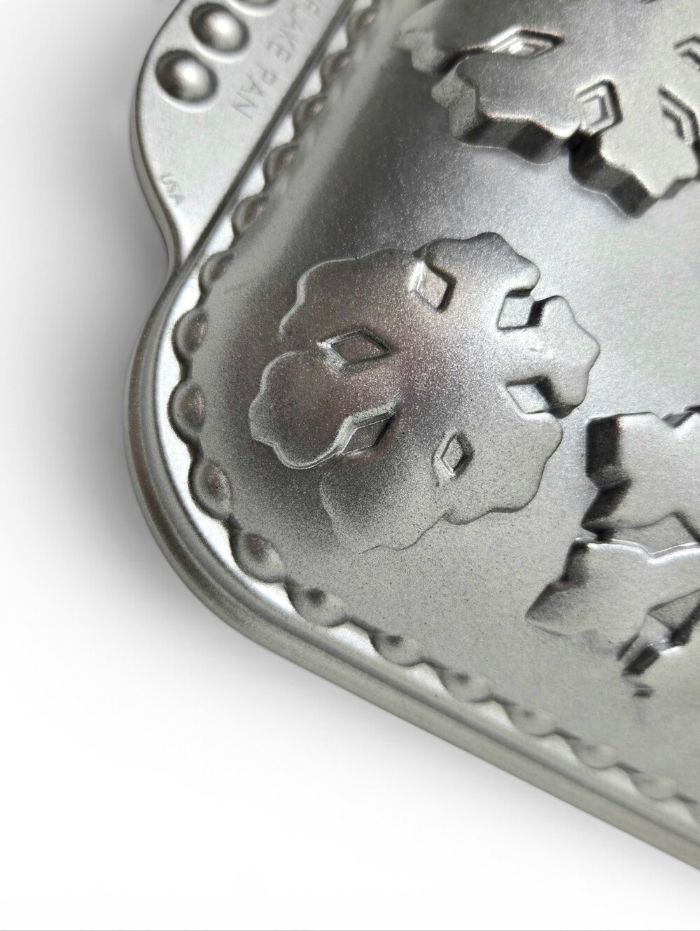 Nordic Ware Snowflake Baking Pan - Picture 5 of 11